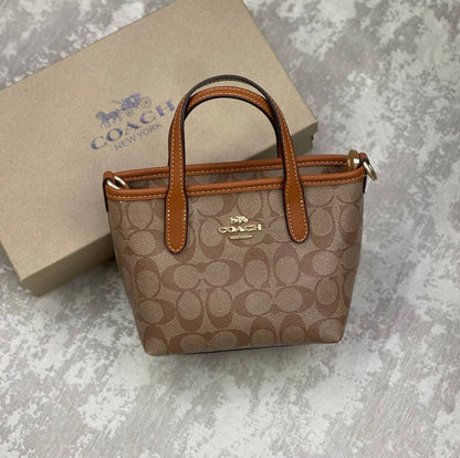 COACH

110 dhs✅

with box
🎁🎁🎁

Zain175
♥️♥️♥️