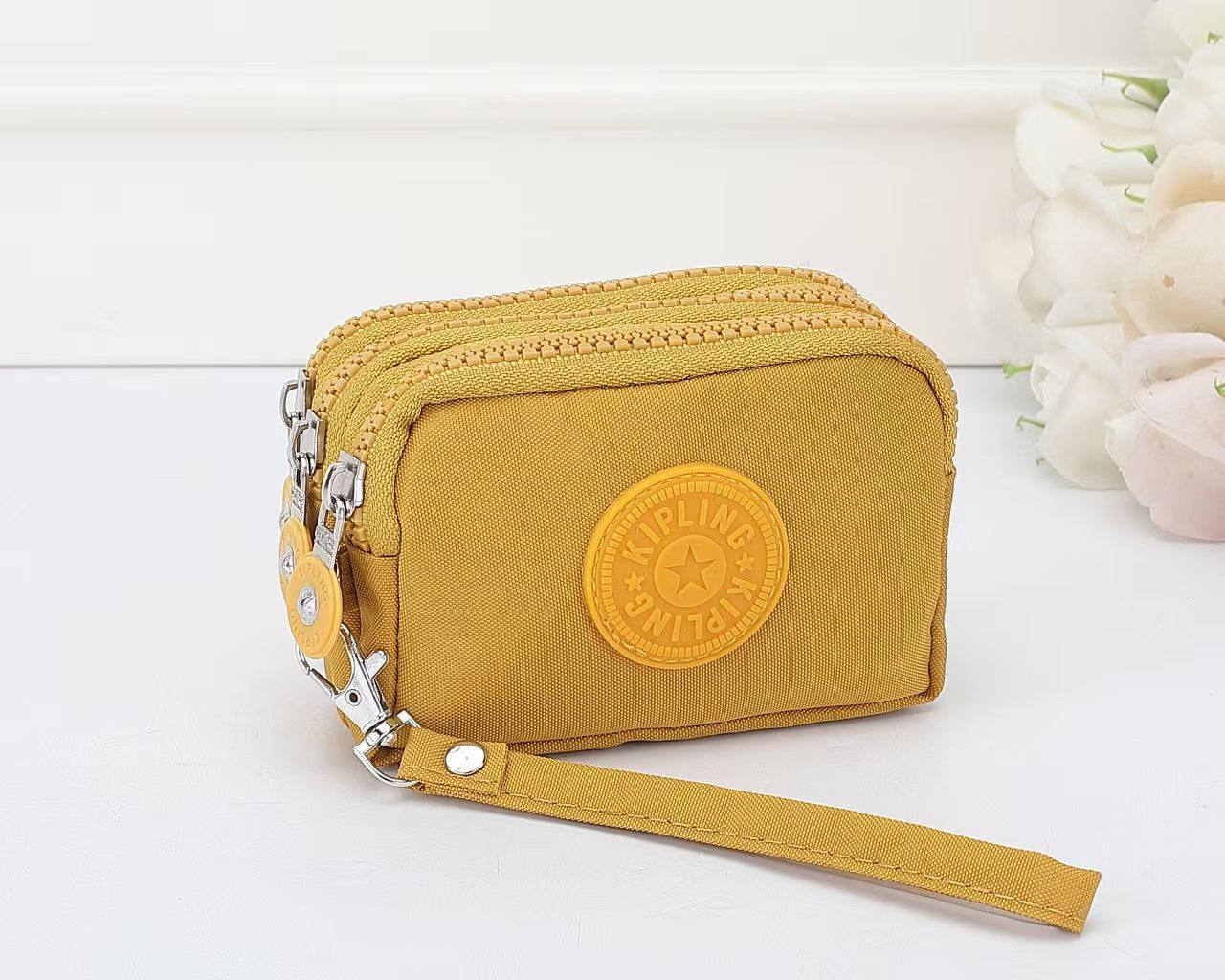 Kipling
15 dhs🇦🇪🇦🇪

Zain169
♥️♥️♥️