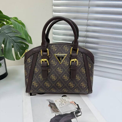 Guess
70 dhs✅

Zain232
♥️♥️♥️