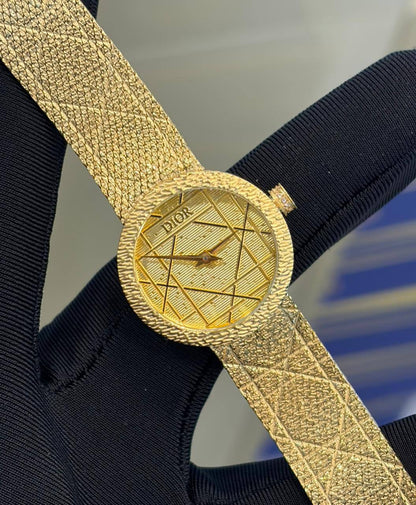 Dior watch for ladies 
good quality 
240 dhs🗽

Zain59
♥️♥️♥️