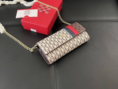 Chanel - CH
85 dhs✅
size 19cm
High quality

Zain26
♥️♥️♥️