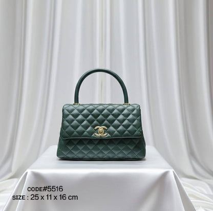 CHANEL  COCO
ᴛᴏᴘ ʜᴀɴᴅʟᴇ ʙᴀɢ
ᴄᴀᴠɪᴀʀ ʟᴇᴀᴛʜᴇʀ ᴍᴀᴛᴇʀɪᴀʟ
ɢᴏʟᴅ ᴄʜᴀɪɴ ʟᴇᴀᴛʜᴇʀ sᴛʀᴀᴘ
sɪᴢᴇ: 25 cm

ᴡɪᴛʜ BOX
🎁🎁🎁

90 dhs🌺

Zain56
♥️♥️♥️