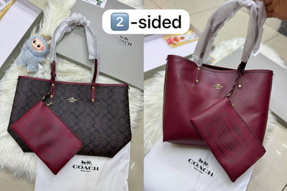 💞 Coach 2 in 1  2️⃣-sided
1️⃣ First quality＋🎁

Big Size : 45 * 30 cm

90 dhs✅

with box 🎁

Zain115
♥️♥️♥️