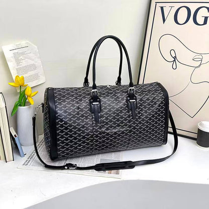 GOYARD    
travel bag
Size 53×28cm

110 dhs💓

Zain04
♥️♥️♥️