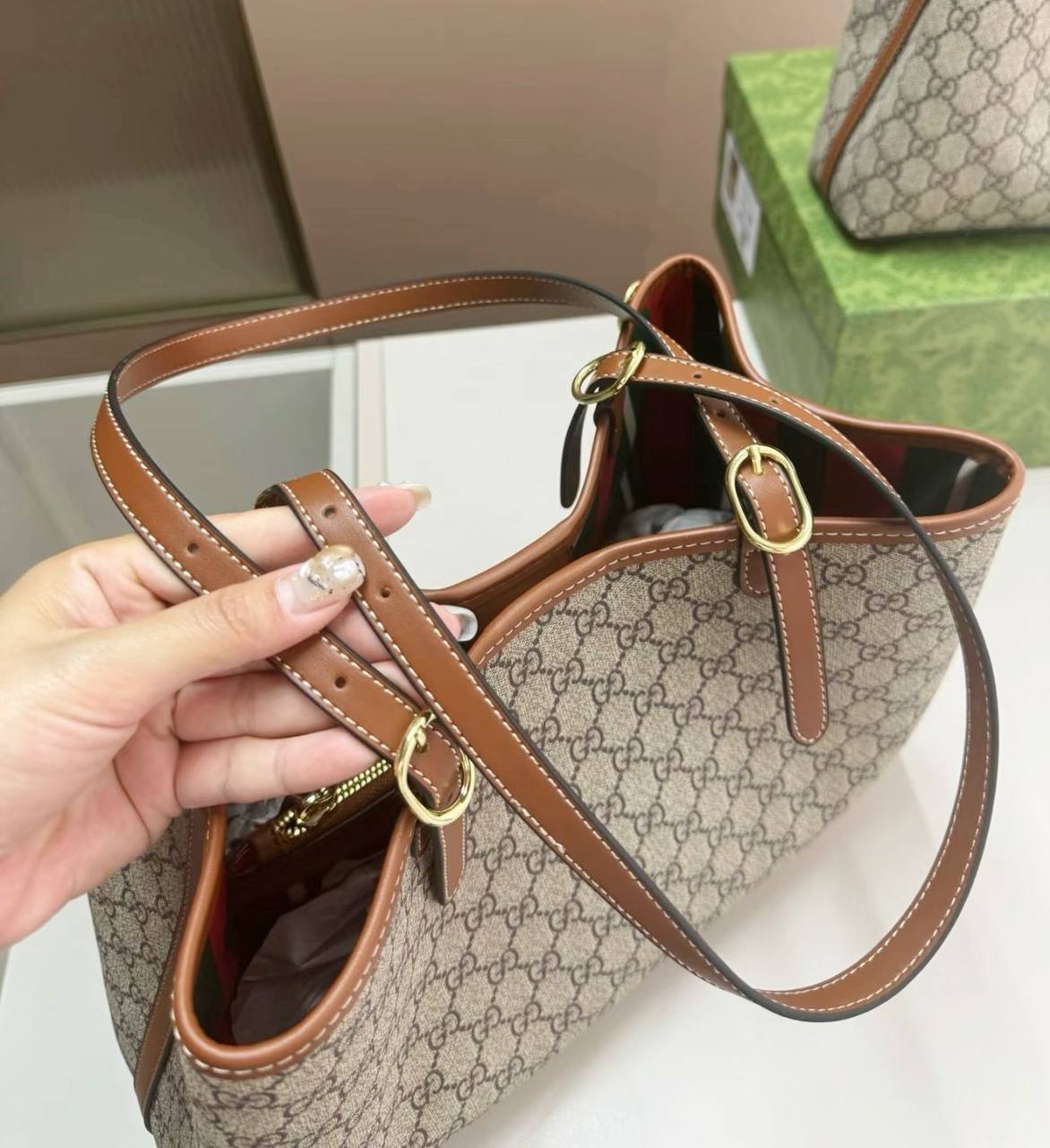 GUCCI 
GOOD QUALITY 
120 dhs✅

Zain295
♥️♥️♥️