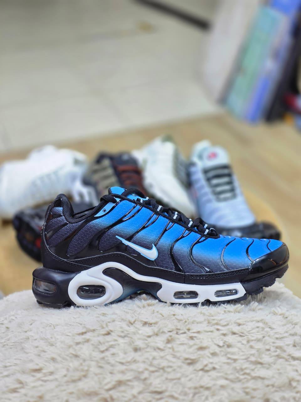 Nike

105 dhs🇦🇪🇦🇪🇦🇪

40 to 45

Zain26
♥️♥️♥️