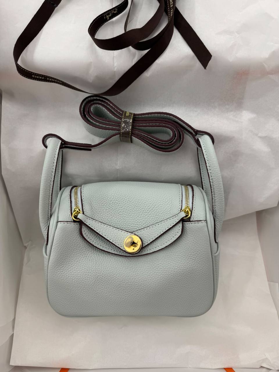 Hermes Lindy 

19Cm 
With Box
300 dhs🇦🇪🇦🇪

Zain131
♥️♥️♥️