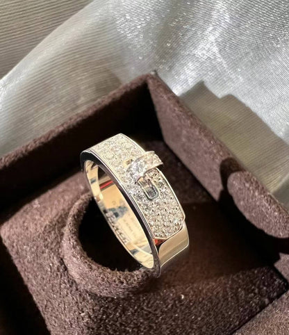 Hermes  ❤️‍🔥*
Ring 💍 available size👇
6,7,8
Master quality 💯
With normal boxes 🗃️ 
45 dhs✅
With master box 📦 
60 dhs✅

Zain216
♥️♥️♥️