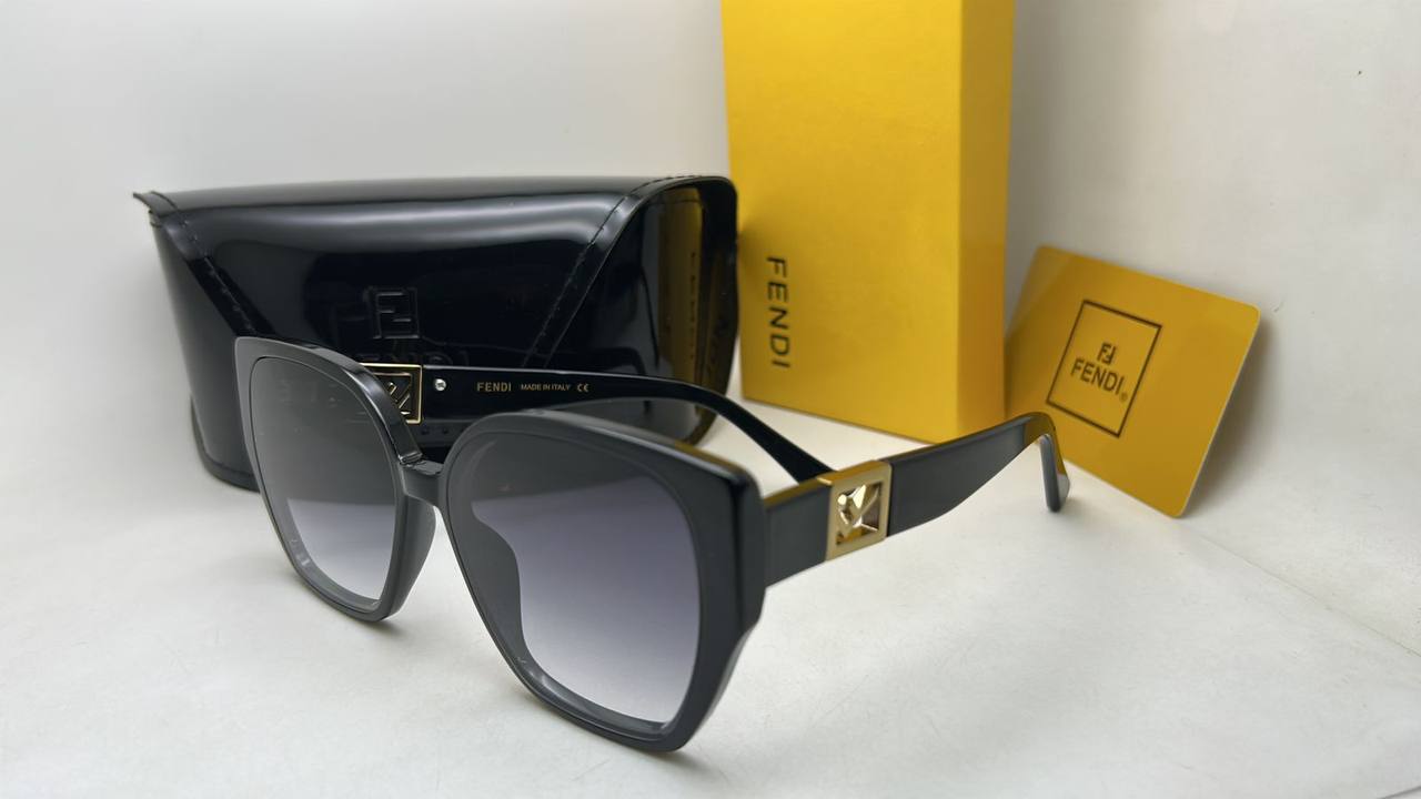 Fendi
master quality 
180 dhs

Zain126
♥️♥️♥️