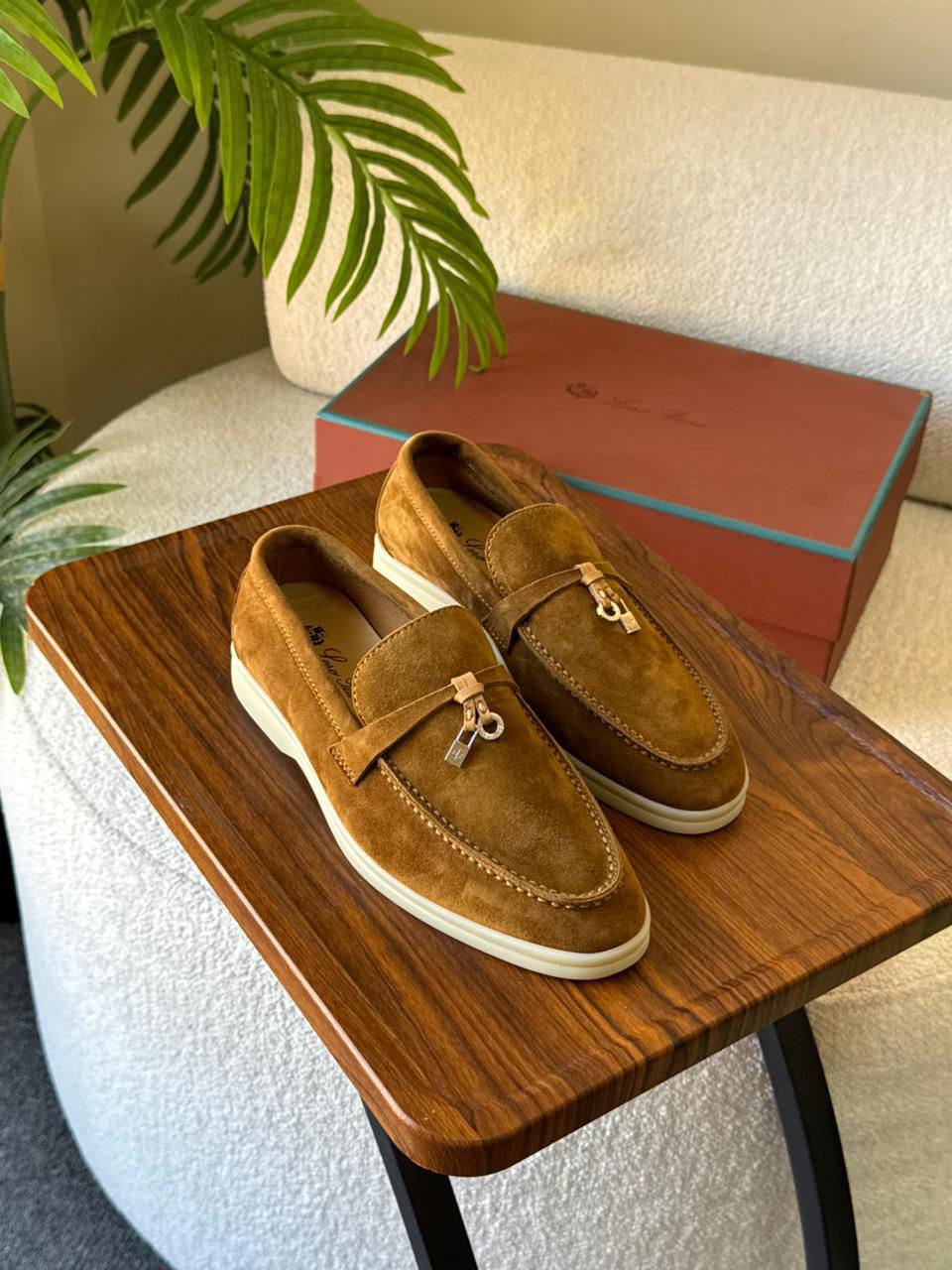 LORA PIANA 
SuperMaster Quality 💯
450 dhs💓
Size:36-41💥

Zain171
♥️♥️♥️