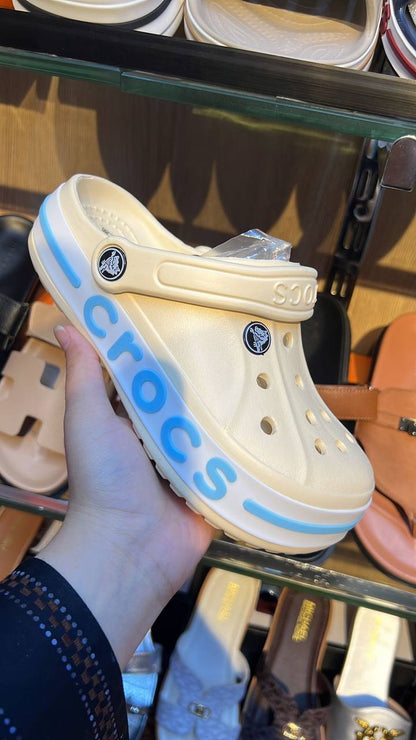 crocs unisex
Size 36 to 45
50 dhs✅

Zain236
♥️♥️♥️
