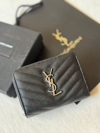 YSL
💙*Super Master*💙
💙*With original box*💙
280 dhs🇦🇪

Zain281
♥️♥️♥️
