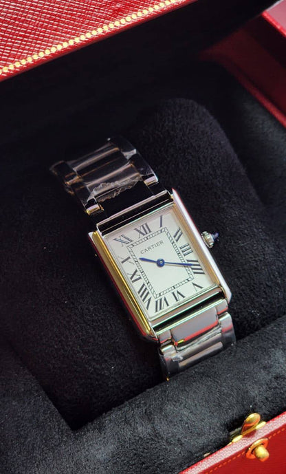 Cartier
 watch for ladies good quality 
220 dhs❤️💚
 (size 28mm)

Zain59
♥️♥️♥️