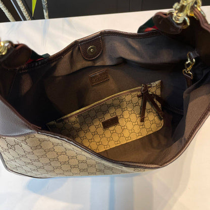 Gucci
90 dhs💓
SIZE：48cm

Zain35
♥️♥️♥️