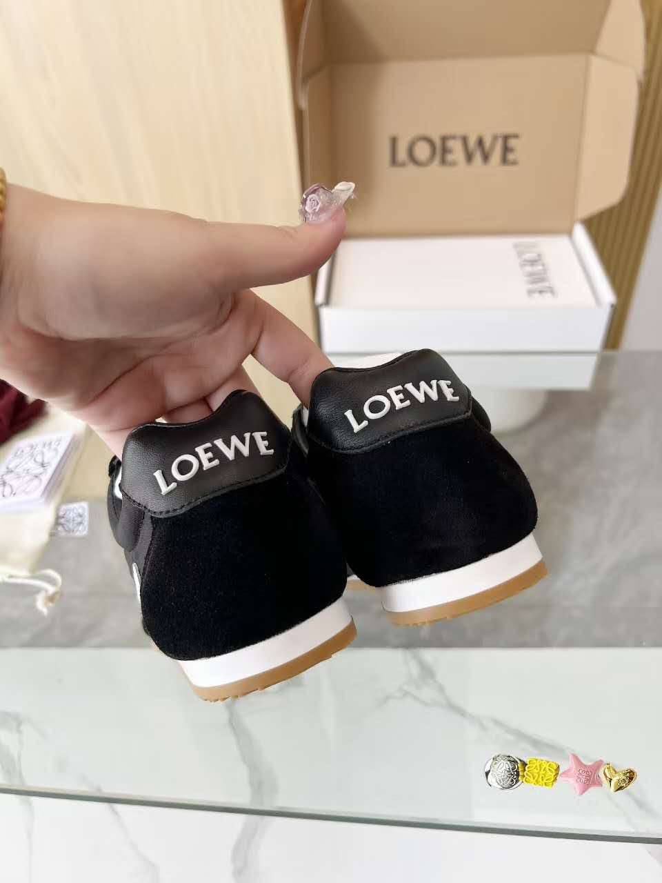 NEW CAME 
LOEWE SHOES
GOOD QUALITY
150 DHS✅
Size 36-41

Zain40
♥️♥️♥️