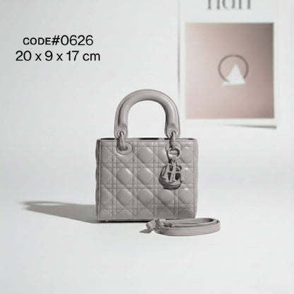 CHRISTIAN LADY DIOR
ᴍᴀᴛᴛᴇ ʟᴇᴀᴛʜᴇʀ ᴍᴀᴛᴇʀɪᴀʟ
ᴡɪᴛʜ ʟᴏɴɢ ʙᴇʟᴛ sᴛʀᴀᴘ
sɪᴢᴇ : 20 cm

65 dhs✅

Zain31
♥️♥️♥️