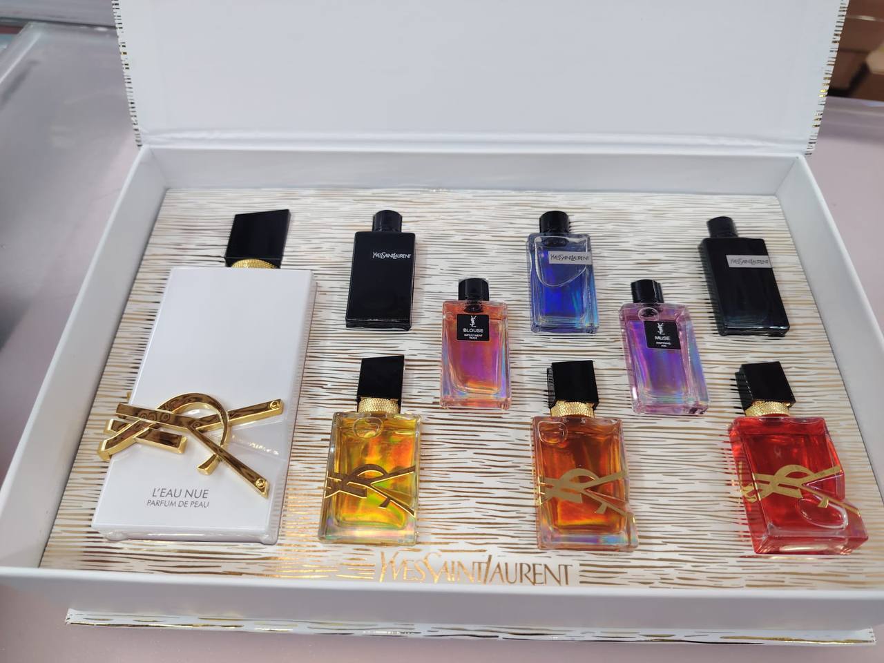 Ysl set

 120 dhs 

Zain36
♥️♥️♥️