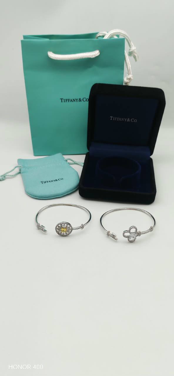 Tiffany &co

85 dhs🇦🇪🇦🇪

Zain122
♥️♥️♥️