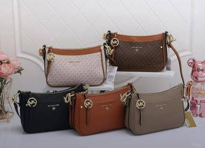MK

90 dhs💓

SIZE：24cm
Good quality 


with box
🎁🎁🎁

Zain35
♥️♥️♥️