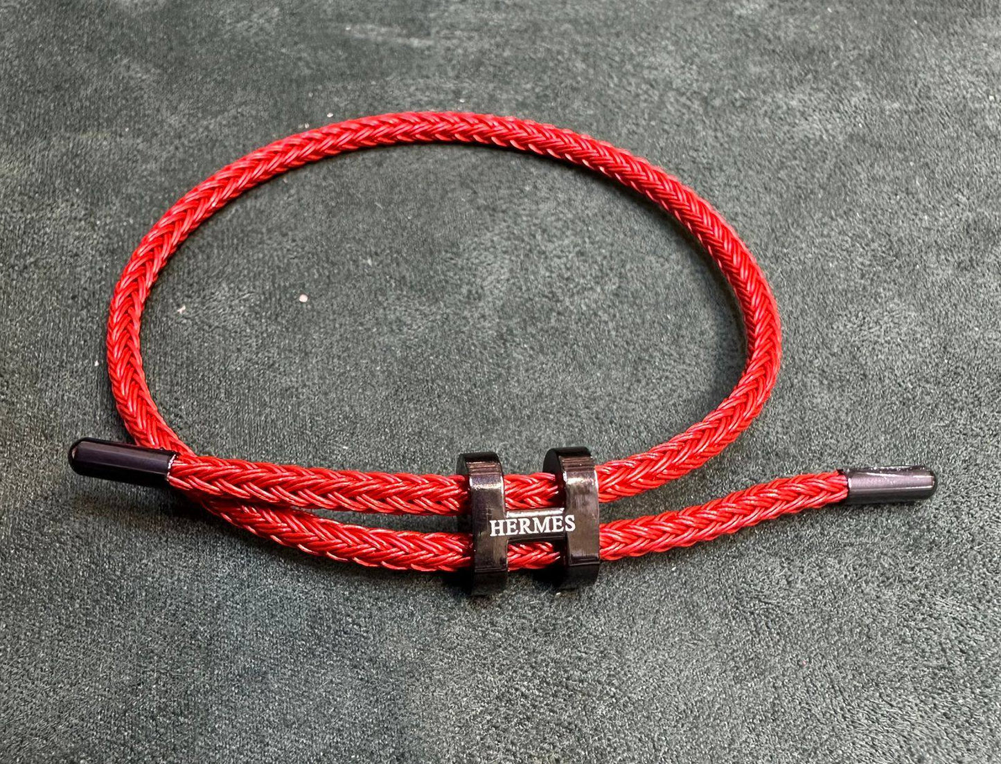 Hot moving 🔥🔥🔥 
Hermes UNISEX Bracelet. 
Water proof 💦💦💦
30 dhs❣️

Zain243
♥️♥️♥️