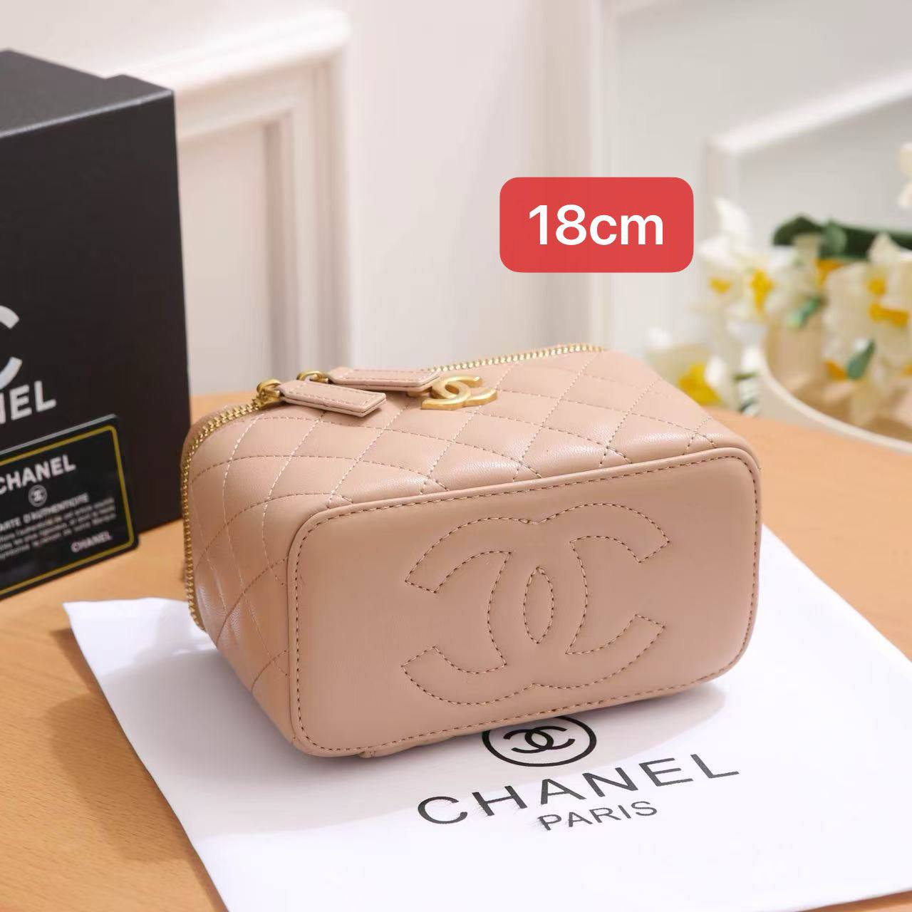 Chanel
with box
🎁🎁🎁

100 dhs💓

Zain102
♥️♥️♥️
