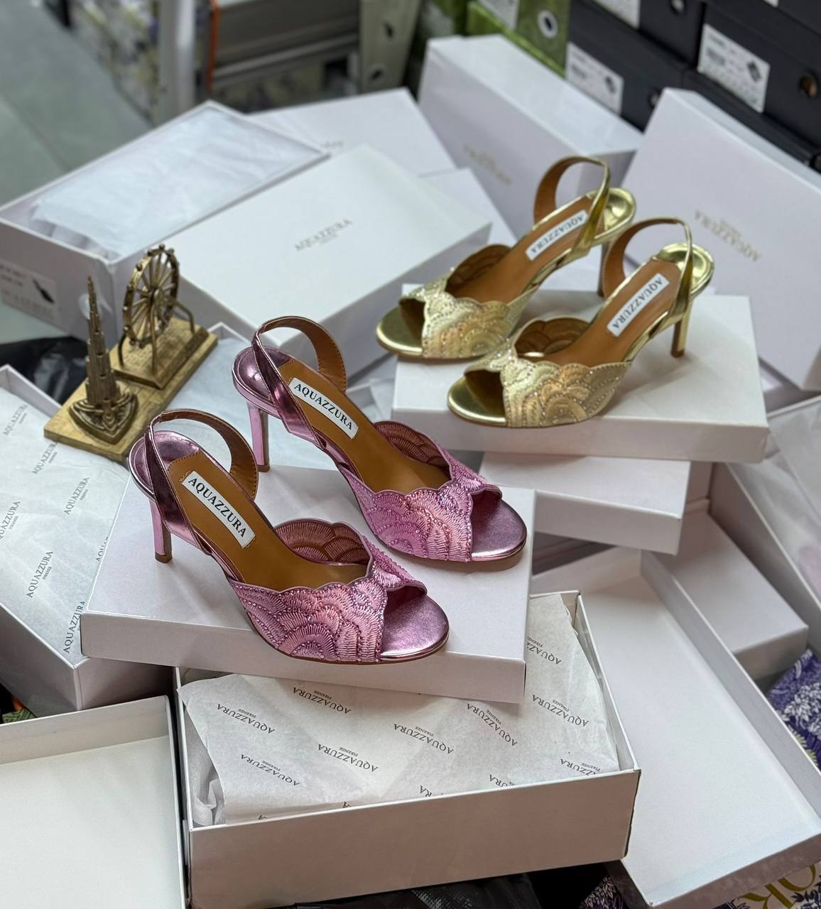 New Aquazzura 

Size  .  36.  to 41

170 dhs💓

Zain80
♥️♥️♥️