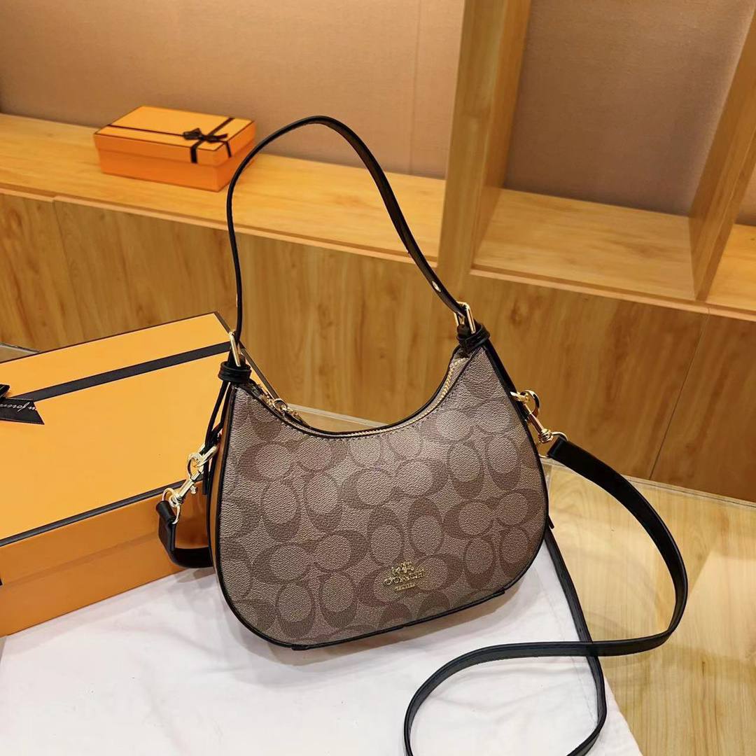 Coach

90 dhs
With box

Zain235
♥️♥️♥️
