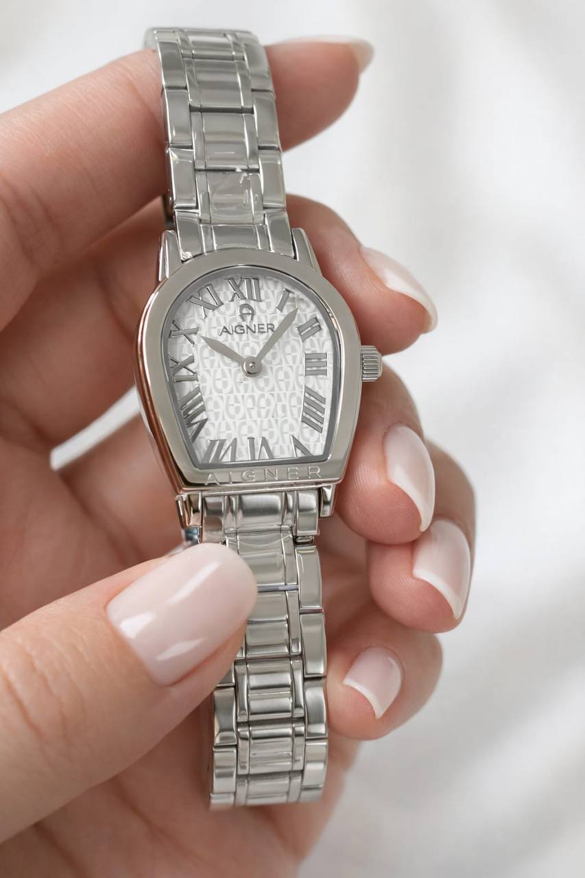Aigner 
watch for ladies good quality 
260 dhs🇦🇪

Zain59
♥️♥️♥️
