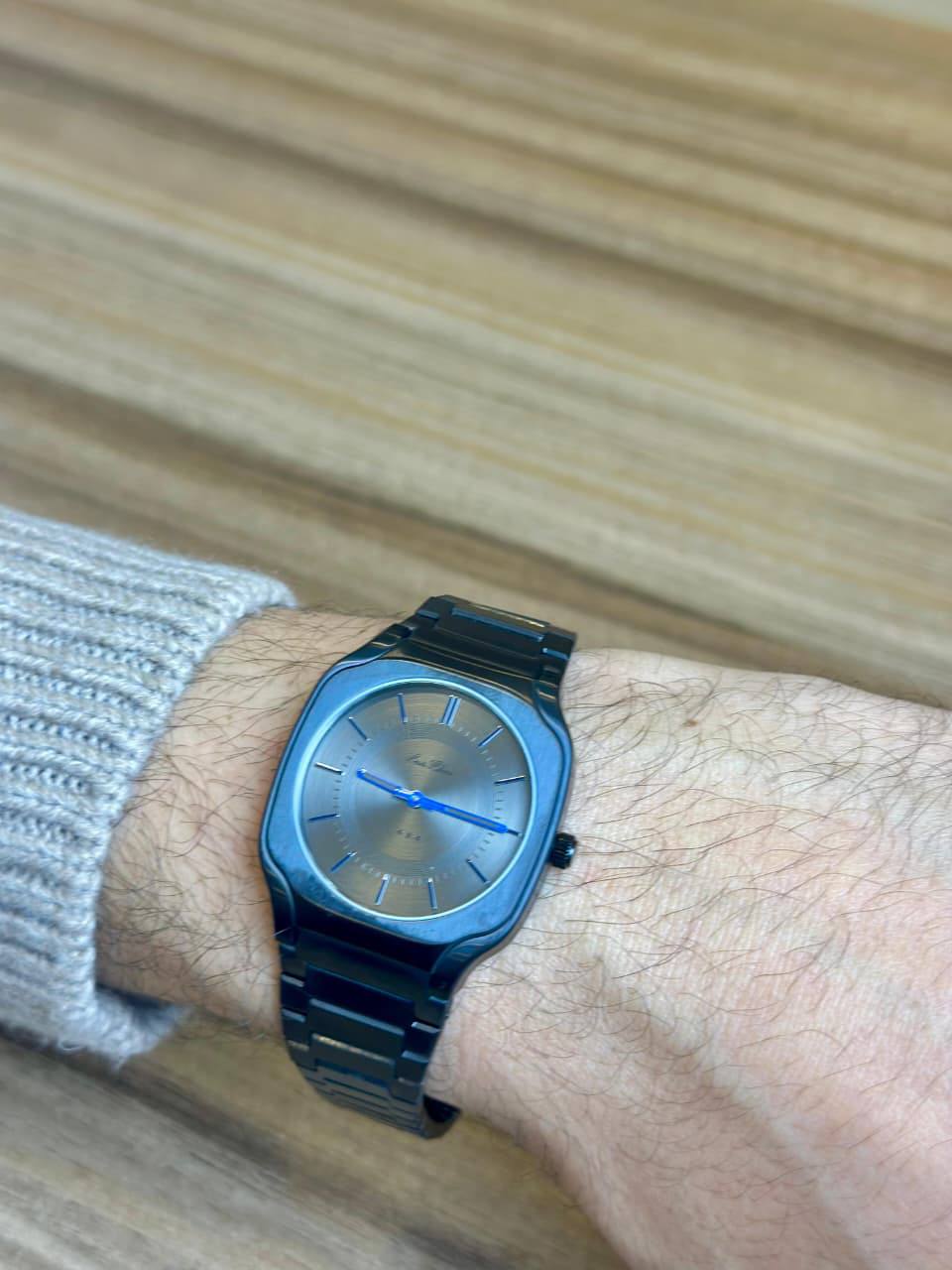 Louis Hilano watch for men 
good quality 
260 dhs🪙💚

Zain59
♥️♥️♥️