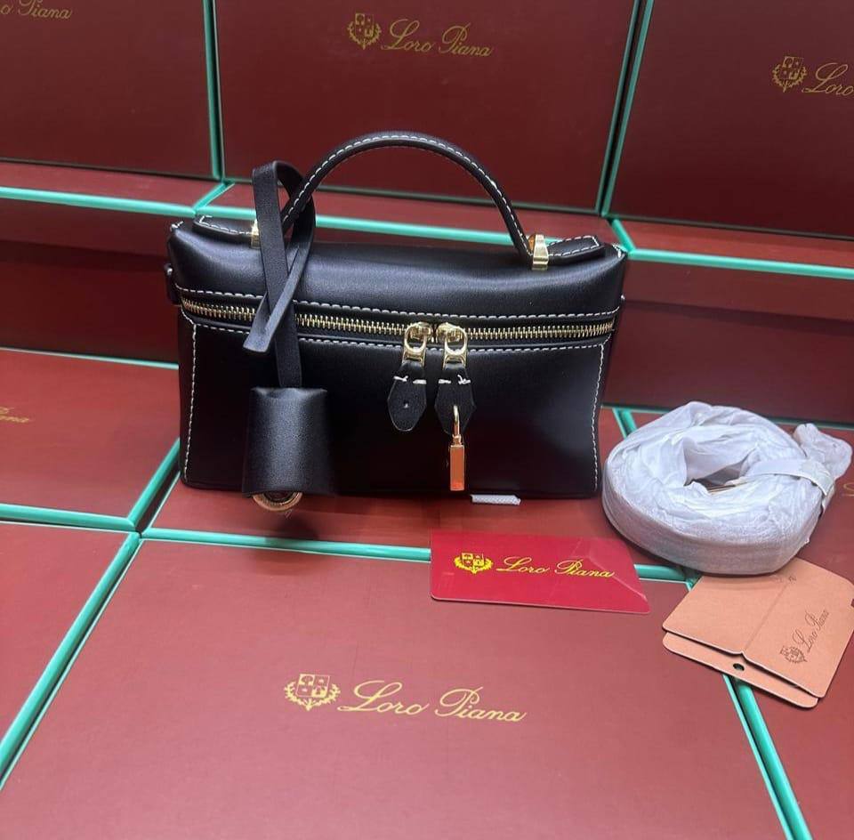 Loro Piana
110 dhs🇦🇪🇦🇪

Zain143
♥️♥️♥️