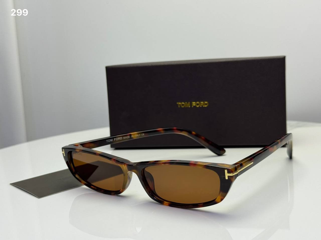 TomFord

55 DHS🇦🇪🇦🇪🇦🇪

Good quality 

Zain182
♥️♥️♥️