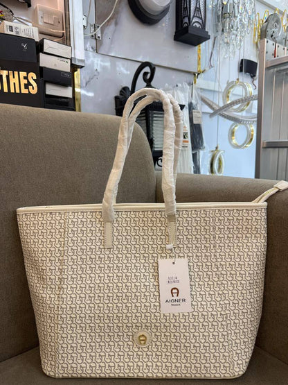 Aigner
80 dhs💓
high quality 42cm

Zain26
♥️♥️♥️