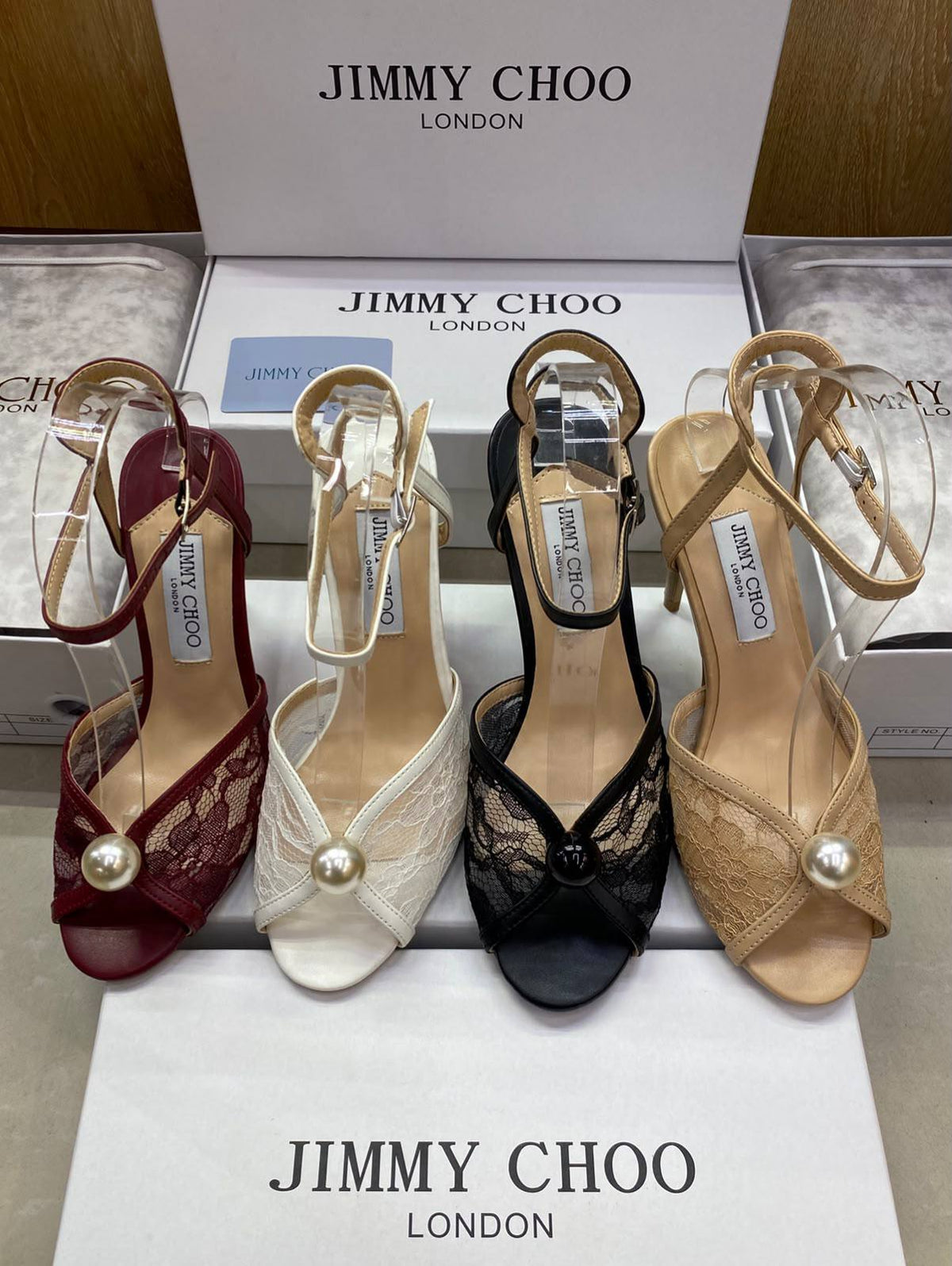 JIMMY CHOO 

High Heel 
10cm
New Arrived, 
Good Quality 

Size 36,37,38,39,40,41
110 dhs🇦🇪🇦🇪

Zain120
♥️♥️♥️
