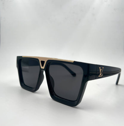 LV
Sunglasses 🕶️ 
good quality 💯
With master box 🗃️ 
50 dhs❤️

Zain273
♥️♥️♥️
