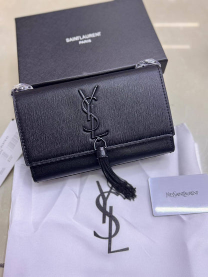 🌿 Ysl Kate
1️⃣ Frist quality +🎁
Size : 22 * 14 cm
75 dhs✅
with box 🎁

Zain115
♥️♥️♥️