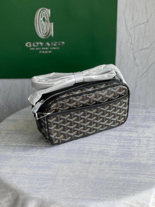 GOYARD                                                                  *Messenger bag*                                                                                 *Master quality*        
350 dhs🪙🖤

Zain179
♥️♥️♥️