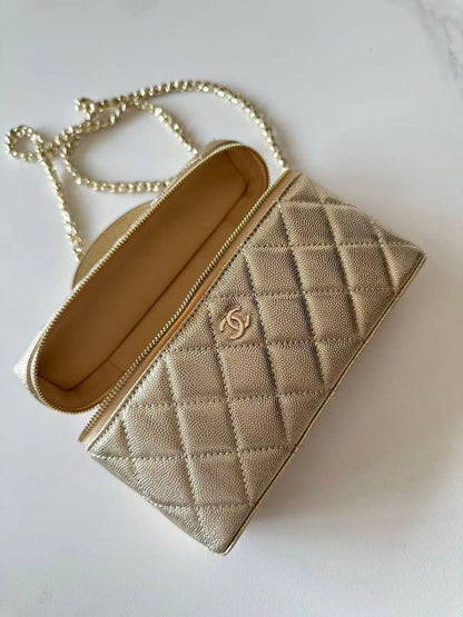 Chanel Classic Vanity 

With Chain✅ 

Size 19 cm
For Price 👇 WhatsApp✅
0568585901 
0507557372
0552275751 Owner Zain 👌

Zain274
♥️♥️♥️