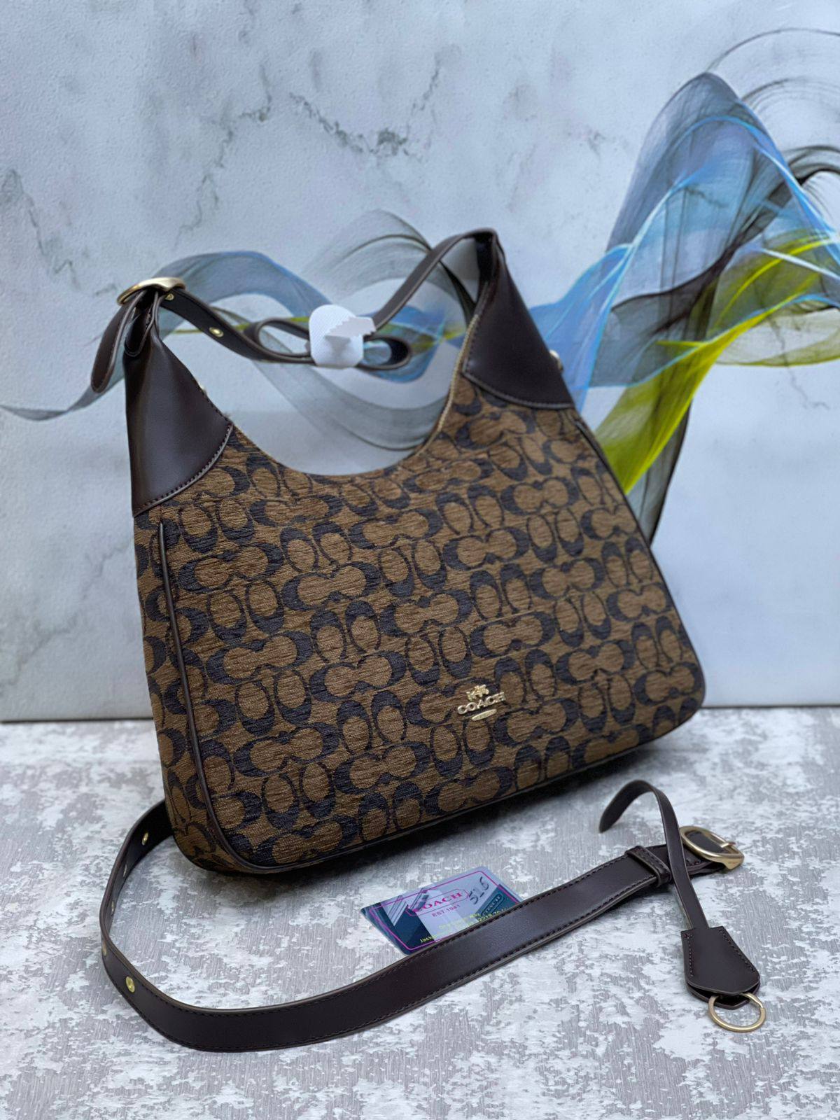 COACH
105 dhs❣️

Zain175
♥️♥️♥️