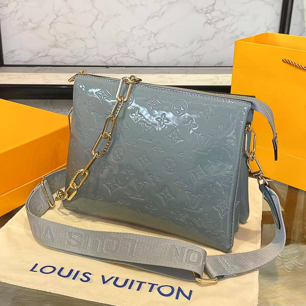 LV
Good quality 
100 dhs💓
With box 📦

Zain70
♥️♥️♥️