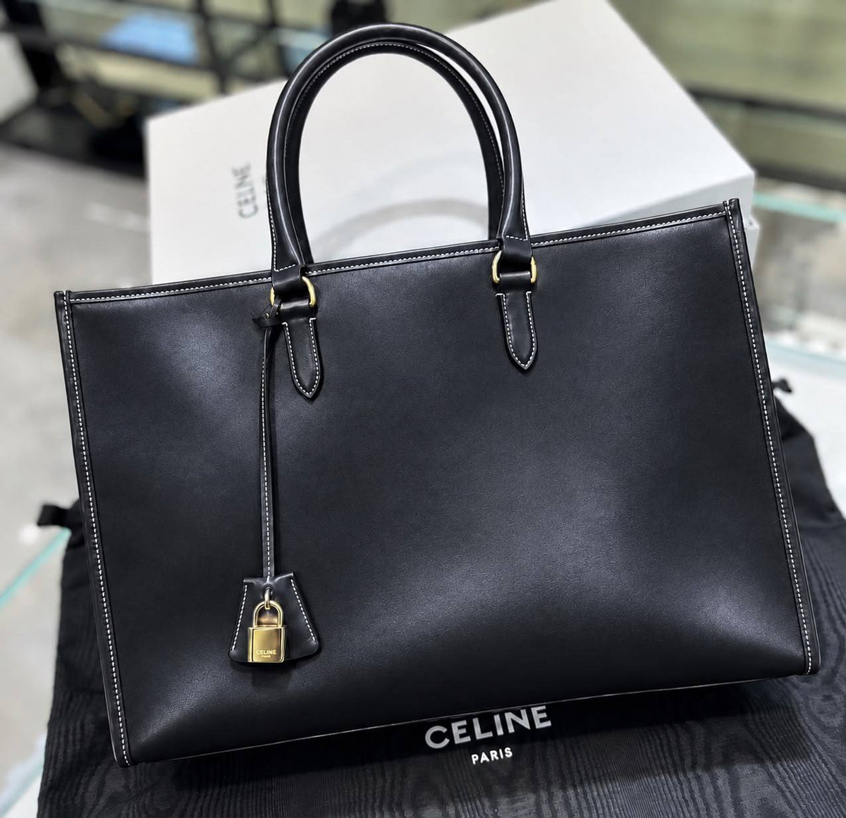 CELINE 

NEW CAME 

GOOD QUALITY 

100 dhs🇦🇪🇦🇪

Zain295
♥️♥️♥️