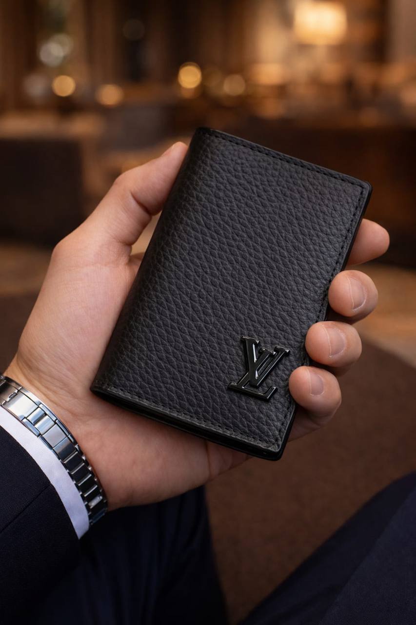 Lv master quality wallet 

with box
🎁🎁🎁

90 dhs💓

Zain59
♥️♥️♥️