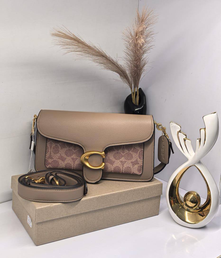 Coach
120 dhs✅
Size 28cm

Zain161
♥️♥️♥️