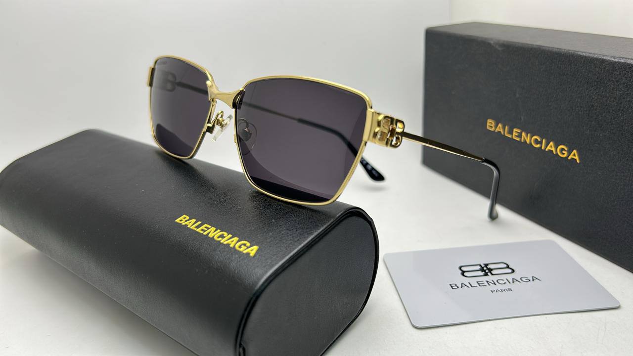 Balenciaga
Super master 
180 dhs🪙🖤

Zain126
♥️♥️♥️