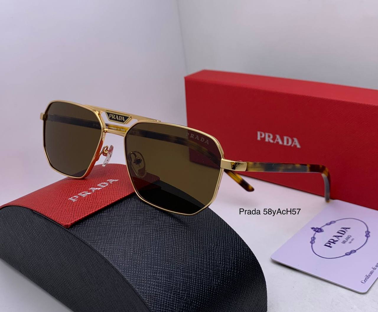Prada
Mens
Master 
180 dhs✅

Zain126
♥️♥️♥️