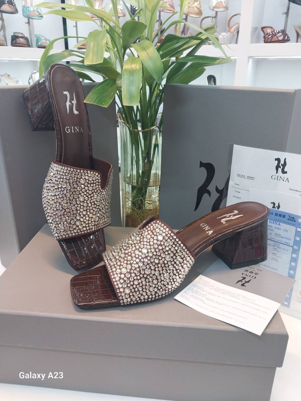 High Quality
280 dhs✅
Size 36-41

Zain207
♥️♥️♥️