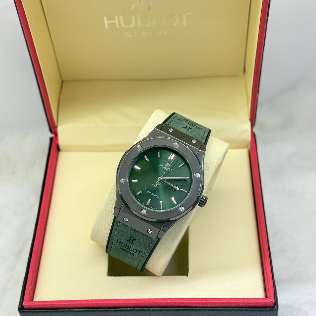 NEW CAME 
HUBLOT MEN WATCH 
GOOD QUALITY 
70 dhs🪙

Zain40
♥️♥️♥️