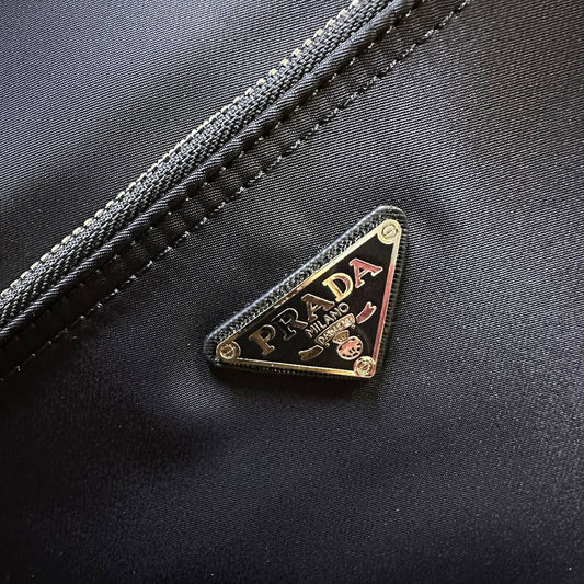 PRADA TRAVELING BAG COPY ONE 
150 dhs✅
SIZE: 55 CM

Zain39
♥️♥️♥️
