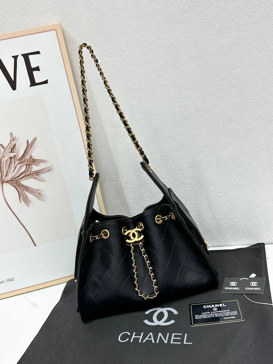 Chanel
110 dhs✅
26 cm 

Zain253
♥️♥️♥️