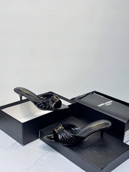 𝗬𝗦𝗟-𝟑𝐂𝐌
💯𝙃𝙞𝙜𝙝 𝙌𝙪𝙖𝙡𝙞𝙩𝙮
Size 36-37-38-39-40-41
110 dhs❣️

Zain86
♥️♥️♥️