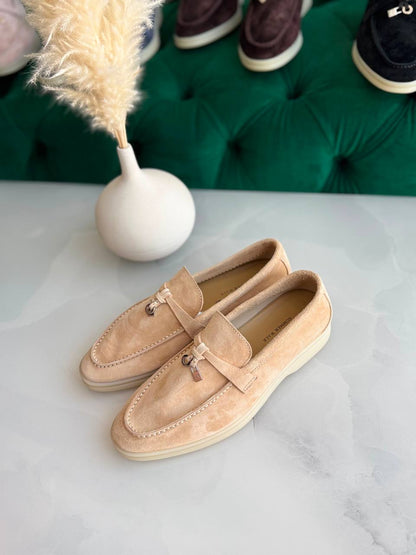Loro Piana 
Vip quality 
Size:36 to 42
450 dhs🇦🇪🇦🇪

Zain113
♥️♥️♥️